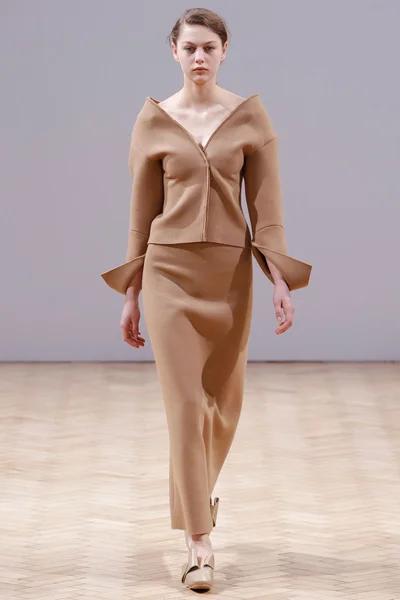 Look 29